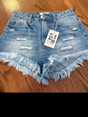 DESU High-Waist Distressed Fringe Hem Denim Shorts - Light Blue